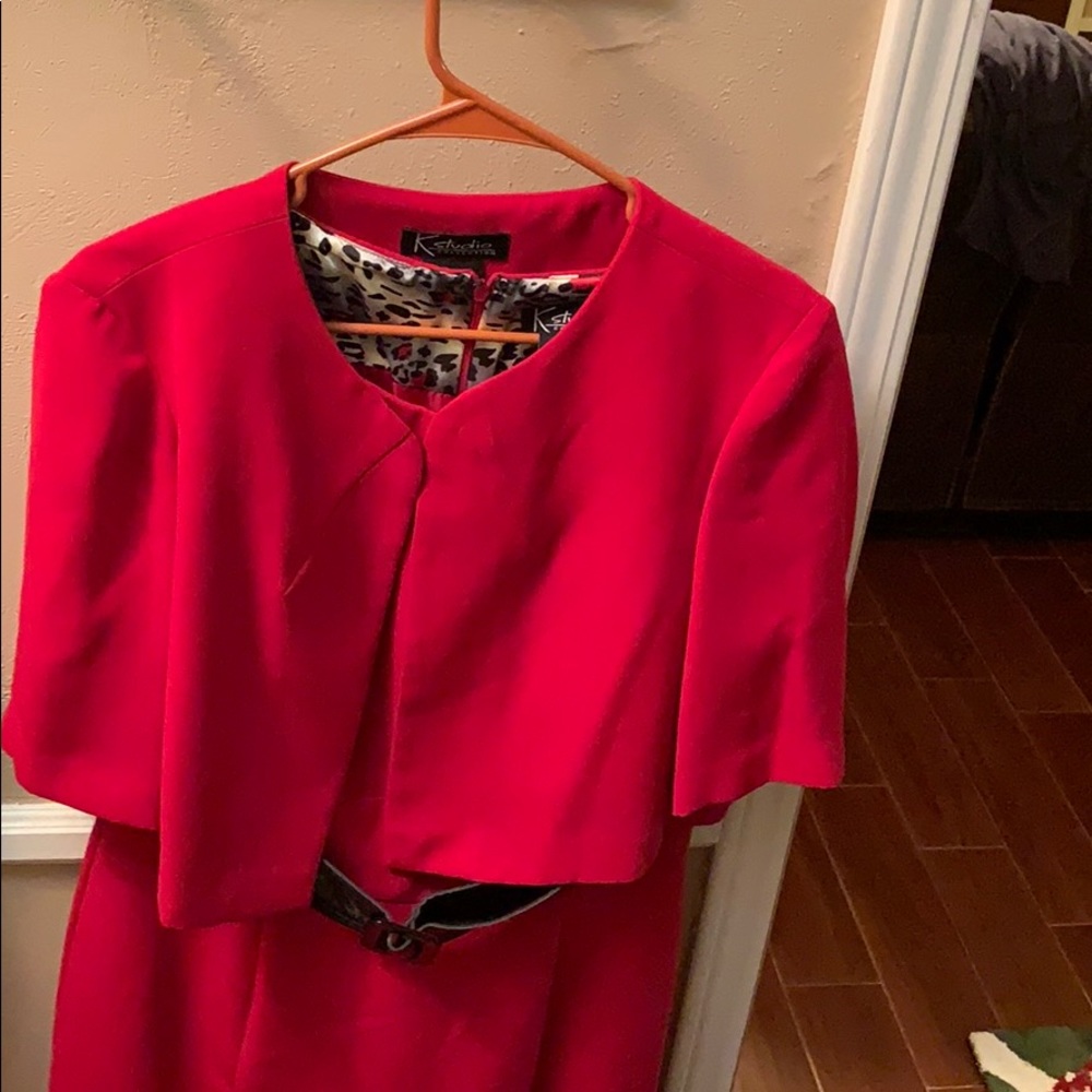 Red dress - Picture 3 of 3